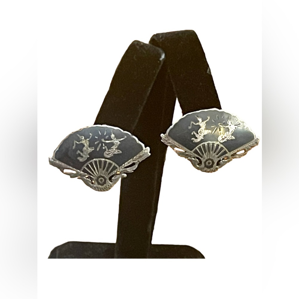 Vintage Siam Sterling 925  black enamel fan goddes etched earrings clip on